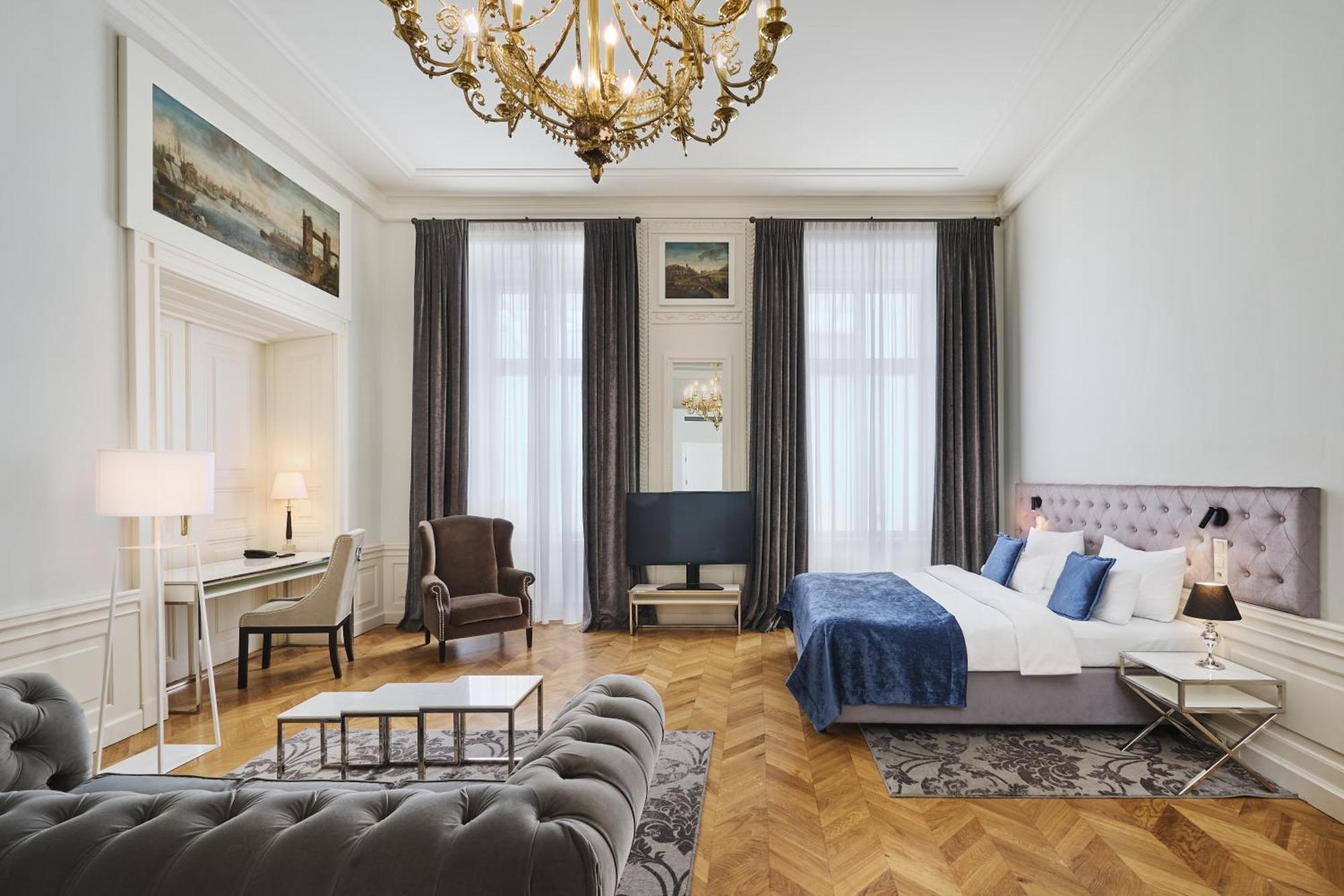 Historical Junior Suite